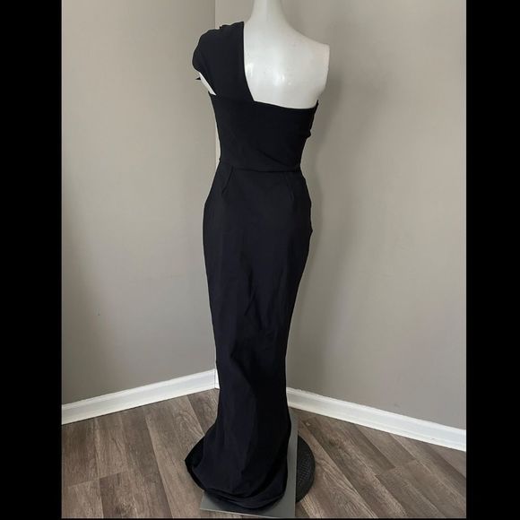 NWT Chiara Boni La Petite Robe Nicolasa One-Shoulder Gown $1090 - Picture 9 of 10